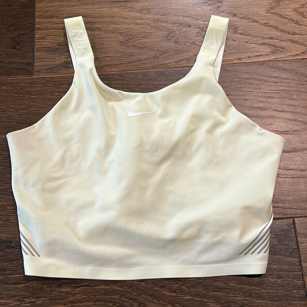 Nike Pro bra/cropped